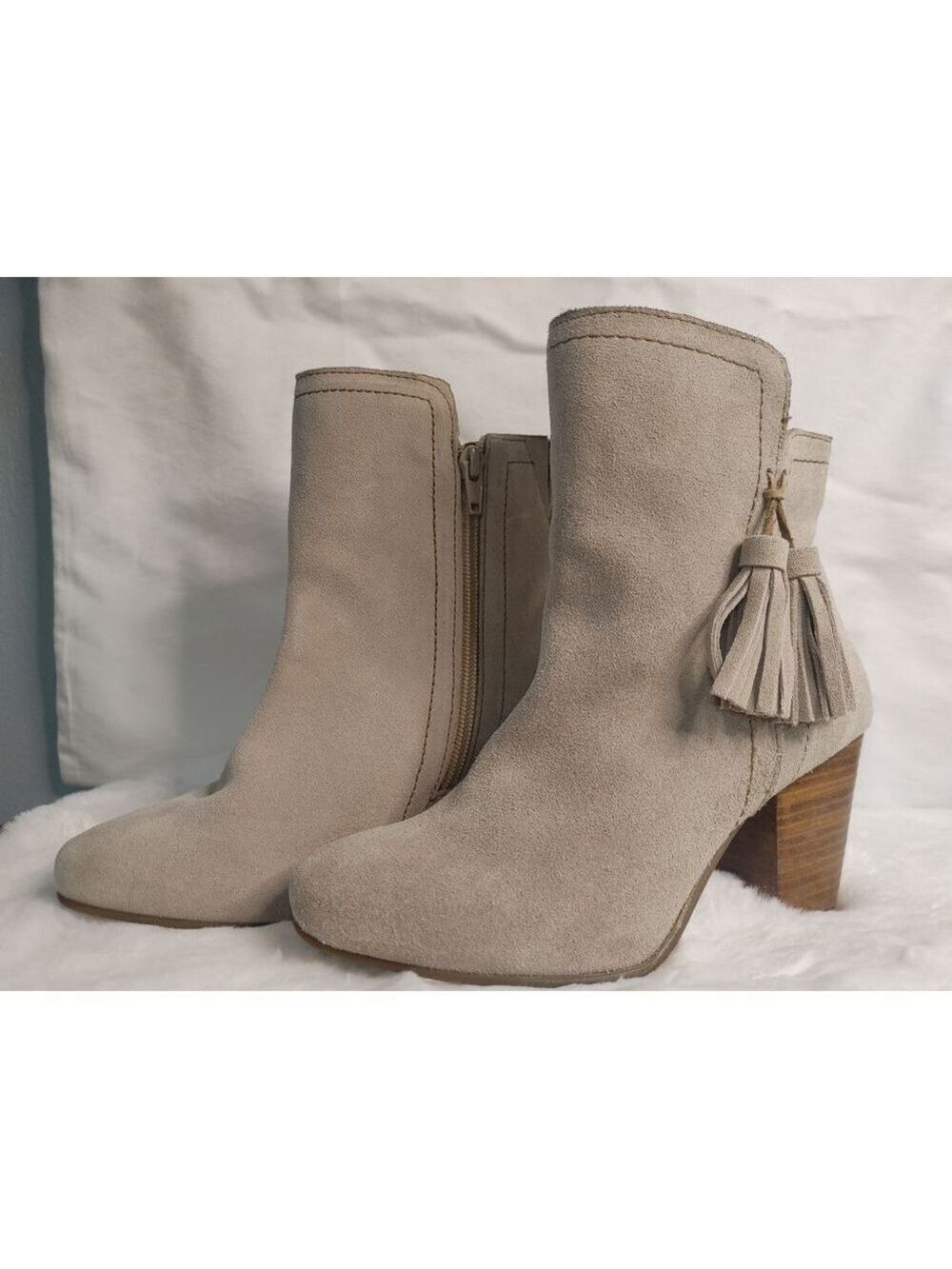 Women's Hush Puppies Daisee Billie Beige Suede Ankle Boots with Tassels Size 8